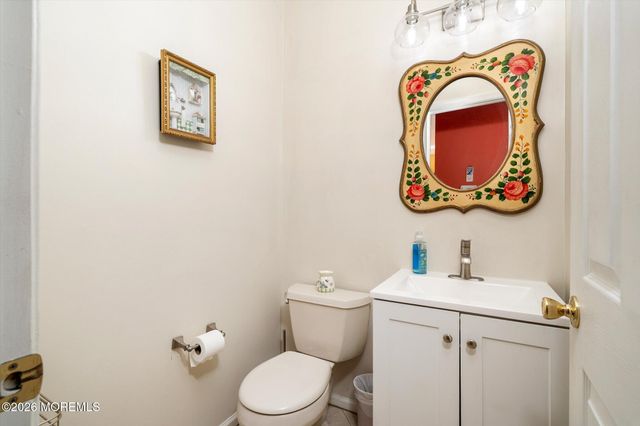 1 Warwick Place, East Windsor, NJ 08520