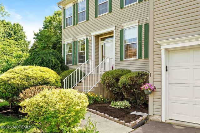 1 Warwick Place, East Windsor, NJ 08520