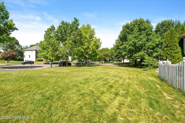 1 Warwick Place, East Windsor, NJ 08520