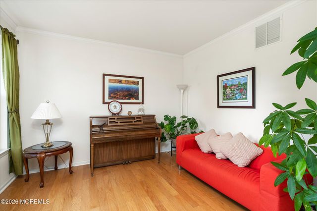 1 Warwick Place, East Windsor, NJ 08520