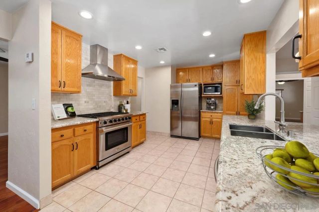 13118 Ha Hana Rd, Lakeside, CA 92040
