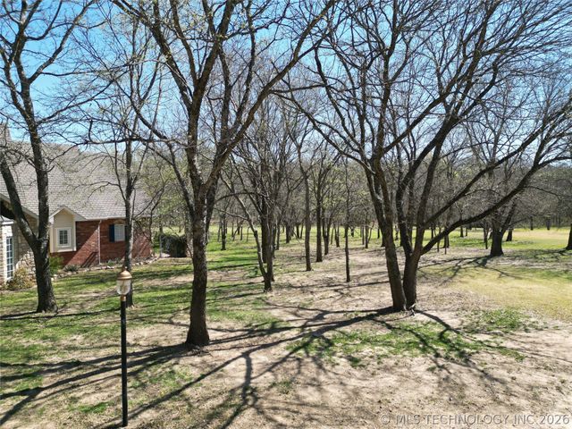 332 Wildflower Place, Ardmore, OK 73401