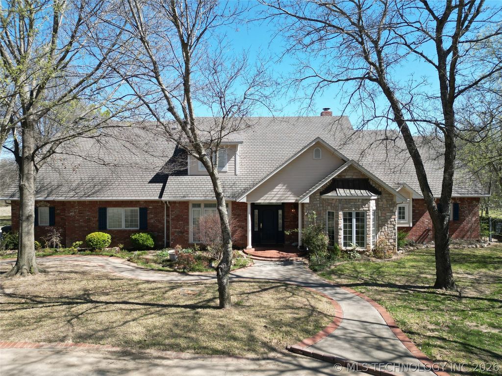 332 Wildflower Place, Ardmore, OK 73401