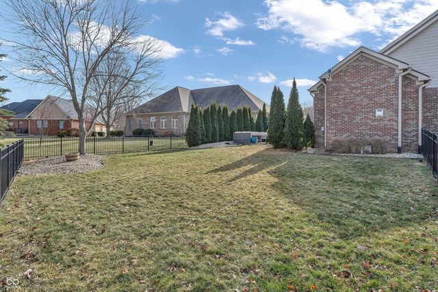 4744 Pearcrest Way, Greenwood, IN 46143