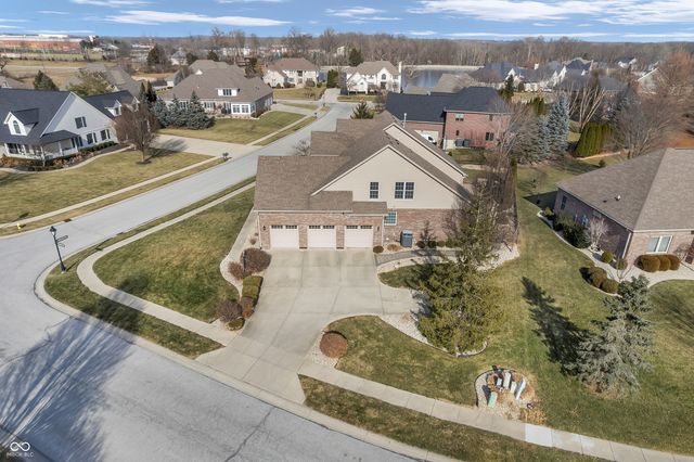 4744 Pearcrest Way, Greenwood, IN 46143