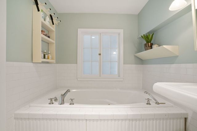 8 Newcomb 5, Boston, MA 02118