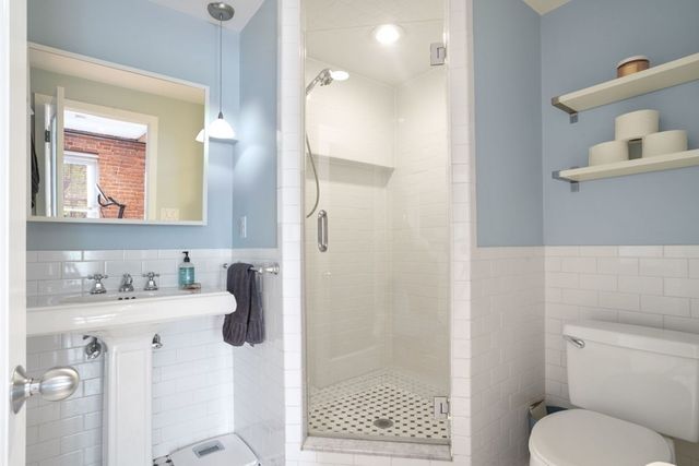 8 Newcomb 5, Boston, MA 02118