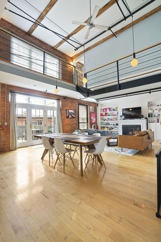 8 Newcomb 5, Boston, MA 02118
