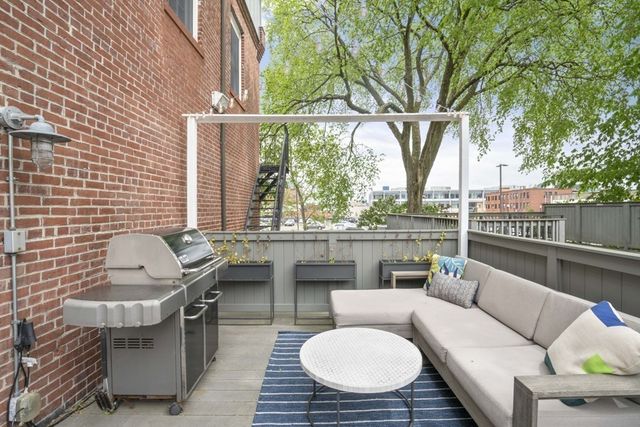 8 Newcomb 5, Boston, MA 02118