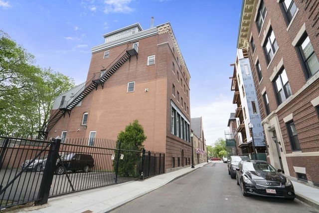 8 Newcomb 5, Boston, MA 02118