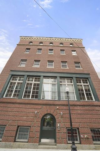 8 Newcomb 5, Boston, MA 02118