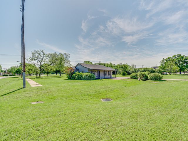 416 N 8th Street, Midlothian, TX 76065