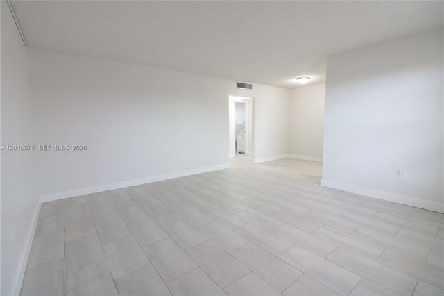400 NE 1st Street 108, Hallandale Beach, FL 33009