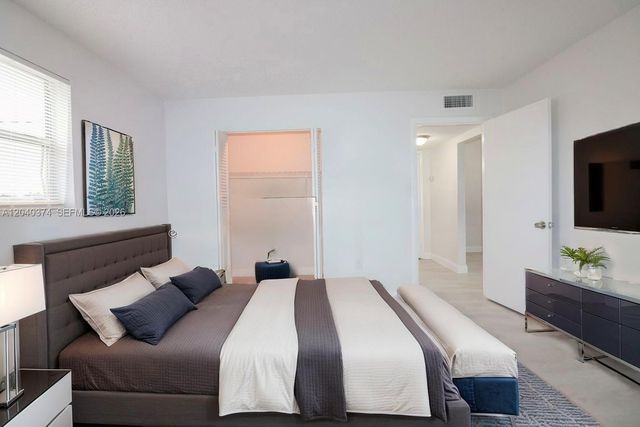 400 NE 1st Street 108, Hallandale Beach, FL 33009