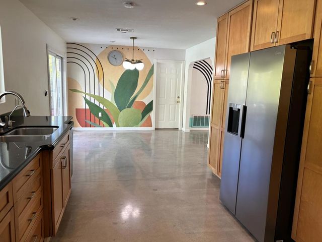 2120 E Del Lago Road, Palm Springs, CA 92262