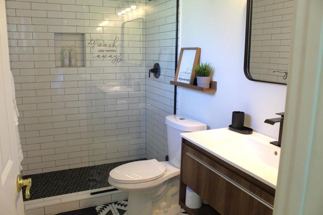 2120 E Del Lago Road, Palm Springs, CA 92262