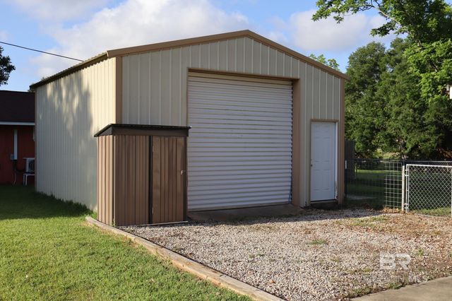 18935 E Hammond Street, Robertsdale, AL 36567