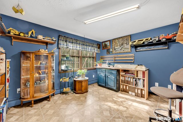 168 Old Stagecoach Road, Meriden, CT 06450