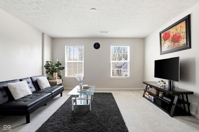 516 Dietz Drive, Greenwood, IN 46143