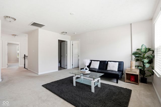 516 Dietz Drive, Greenwood, IN 46143