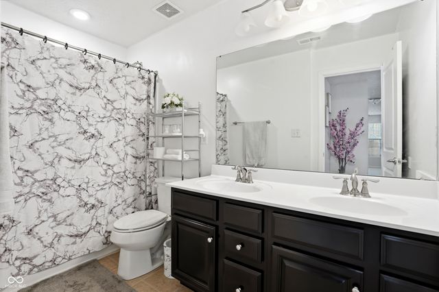 516 Dietz Drive, Greenwood, IN 46143