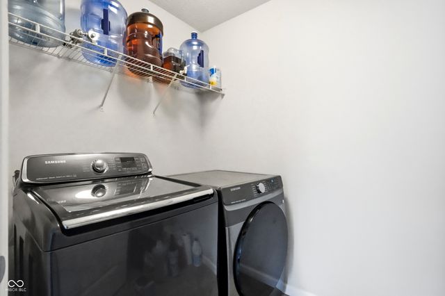 516 Dietz Drive, Greenwood, IN 46143