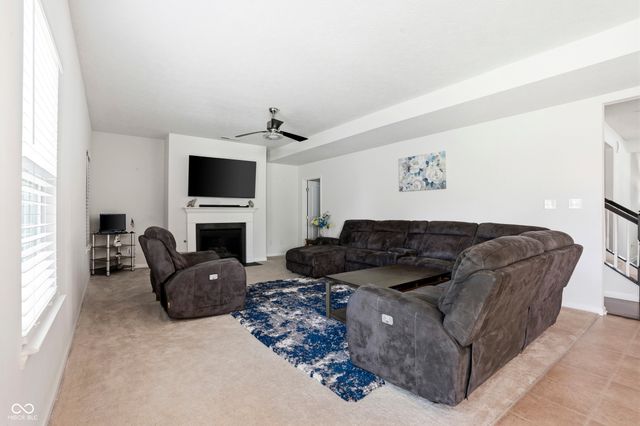 516 Dietz Drive, Greenwood, IN 46143