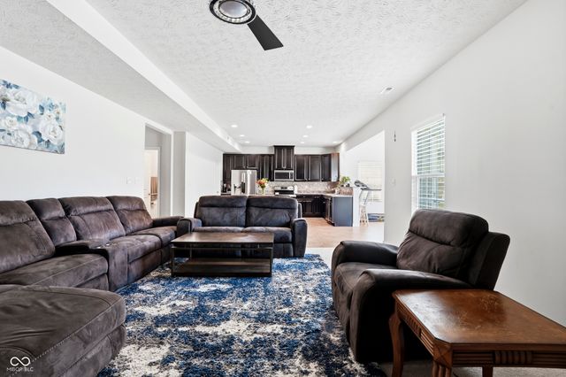 516 Dietz Drive, Greenwood, IN 46143