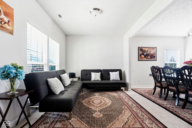 516 Dietz Drive, Greenwood, IN 46143