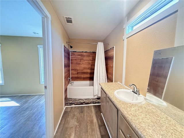 1010 Redmond St, Corpus Christi, TX 78418