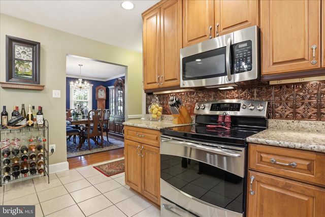 11029 EASTWOOD DR, Hagerstown, MD 21742