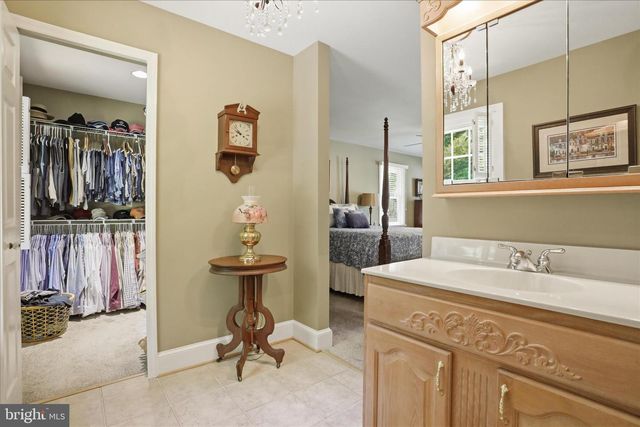 11029 EASTWOOD DR, Hagerstown, MD 21742