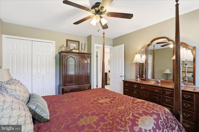 11029 EASTWOOD DR, Hagerstown, MD 21742