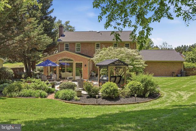 11029 EASTWOOD DR, Hagerstown, MD 21742