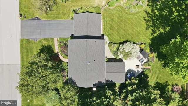 11029 EASTWOOD DR, Hagerstown, MD 21742