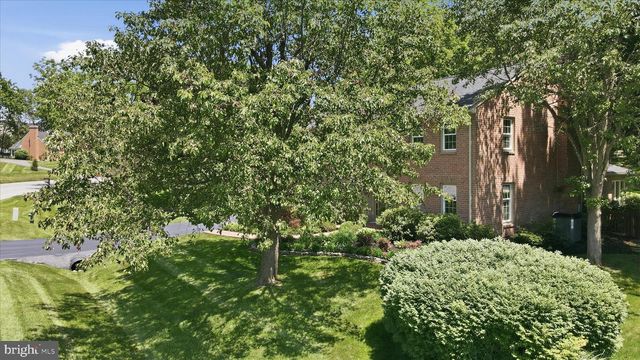 11029 EASTWOOD DR, Hagerstown, MD 21742
