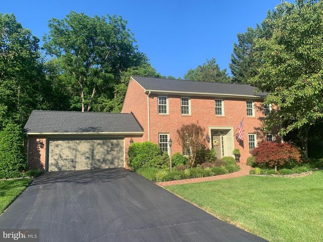 11029 EASTWOOD DR, Hagerstown, MD 21742