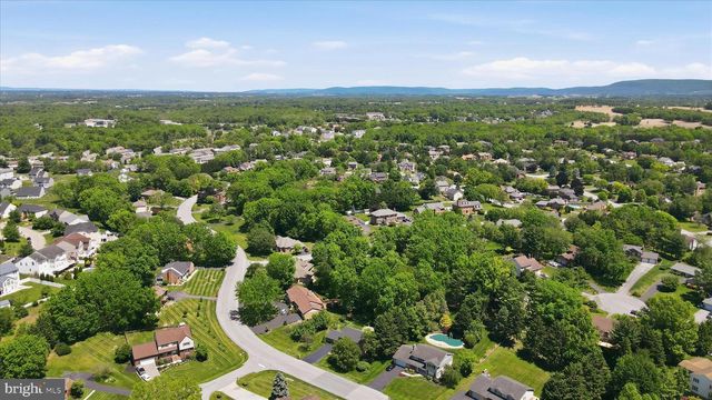 11029 EASTWOOD DR, Hagerstown, MD 21742