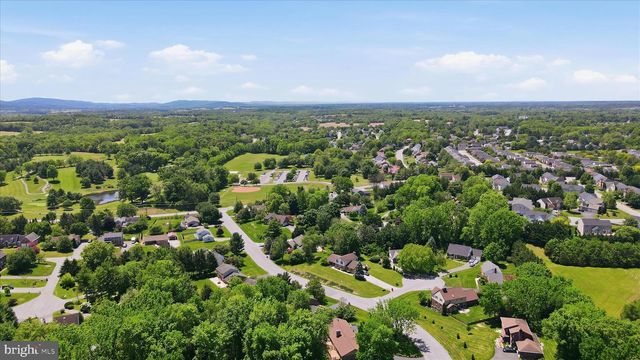 11029 EASTWOOD DR, Hagerstown, MD 21742