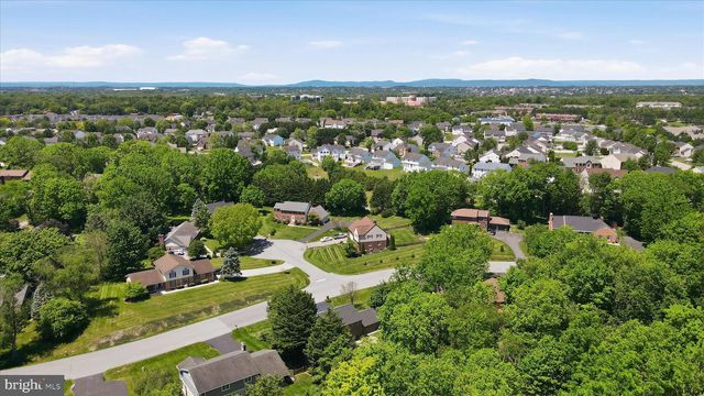 11029 EASTWOOD DR, Hagerstown, MD 21742