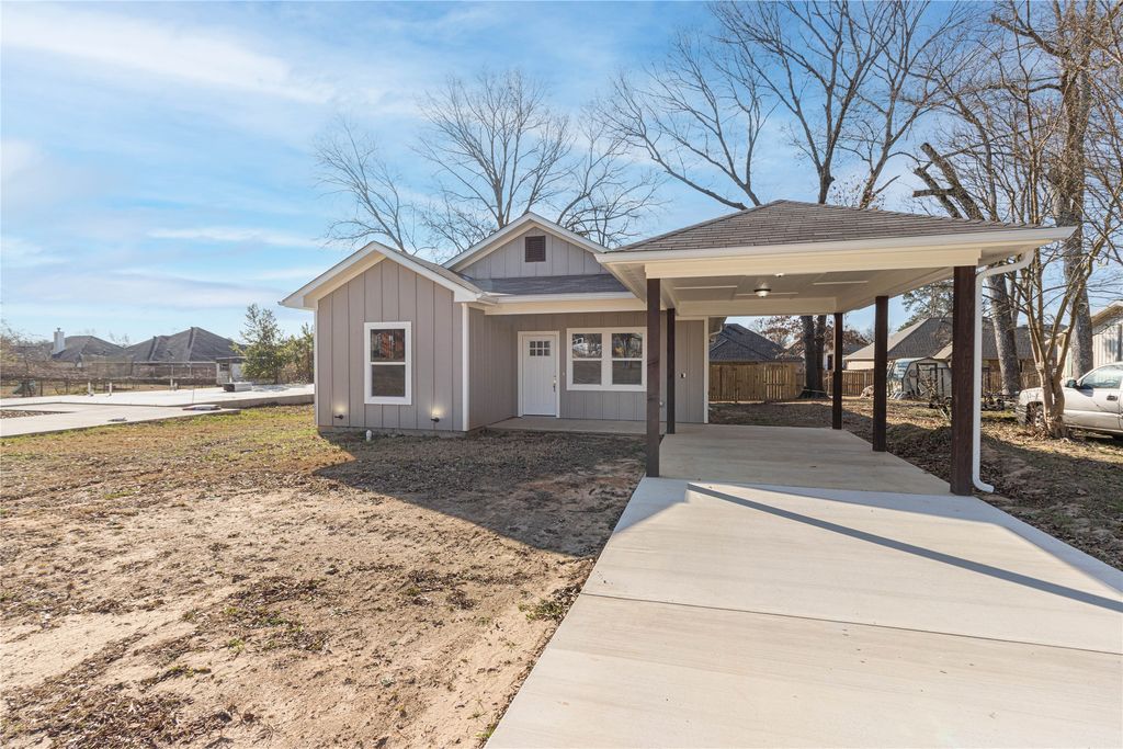 240 eLM Street, Winona, TX 75792