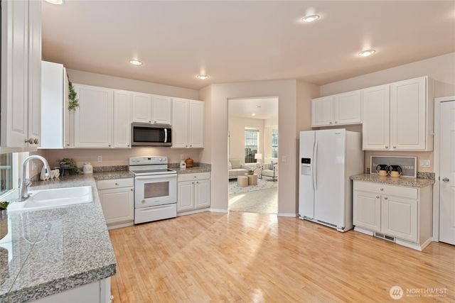 5036 NE 4th PL, Renton, WA 98059