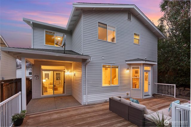 5036 NE 4th PL, Renton, WA 98059