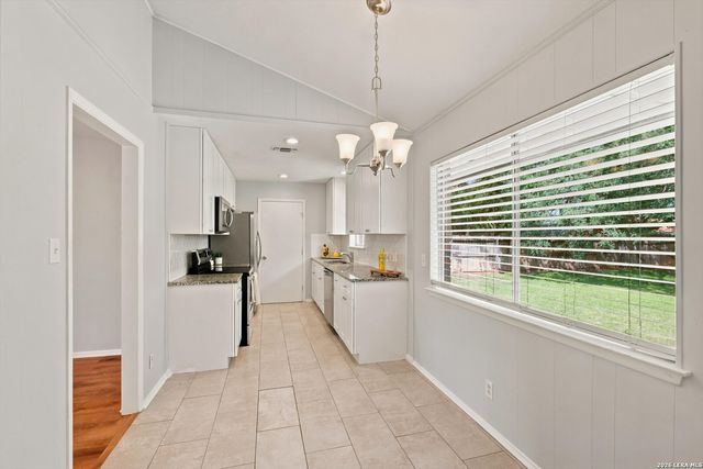 3723 Chartwell Dr, San Antonio, TX 78230