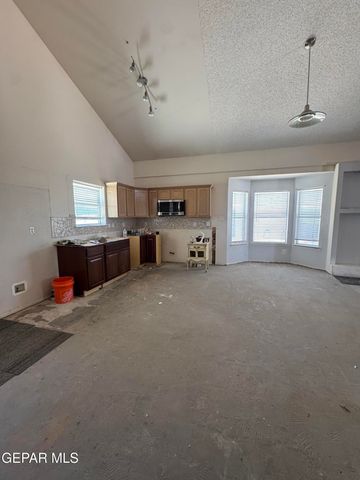 3105 TIERRA HUMEDA Drive, El Paso, TX 79938