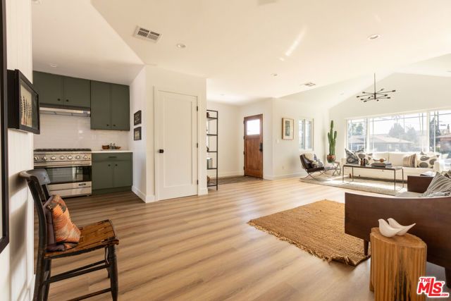 10516 Cimarron Street, Los Angeles, CA 90047