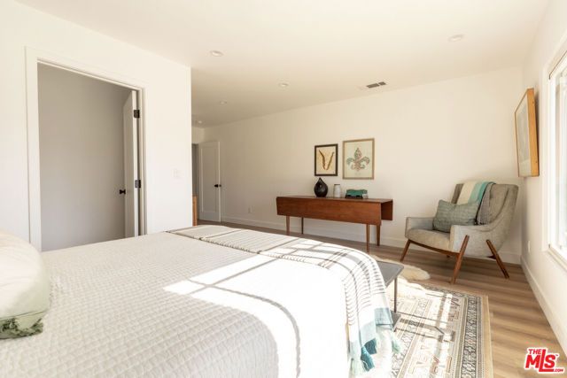 10516 Cimarron Street, Los Angeles, CA 90047