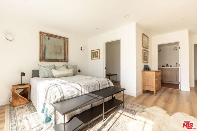 10516 Cimarron Street, Los Angeles, CA 90047