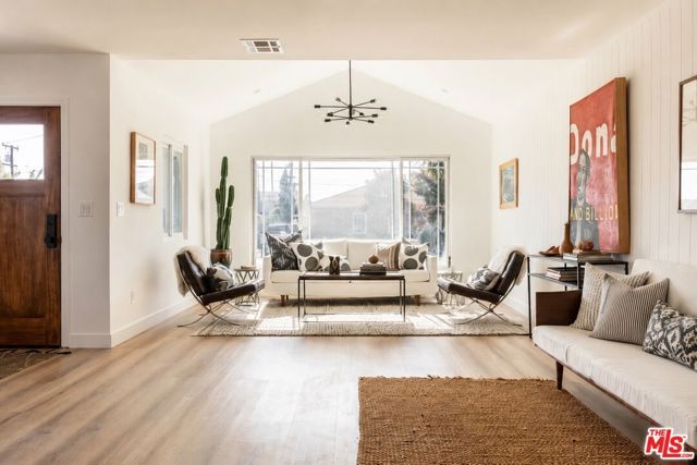 10516 Cimarron Street, Los Angeles, CA 90047