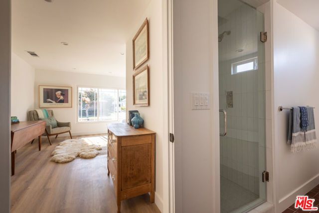 10516 Cimarron Street, Los Angeles, CA 90047
